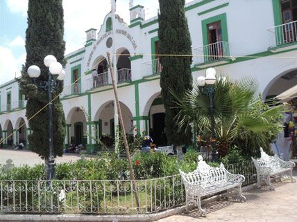 DETIENE-LA-PGR-A-JUAN-RAMOS-a-JUAN-JUAN-EX-MUNICIPE-DE-MIAHUATLN-DE-PORIFIRO-DIAZ-OAXACA-4