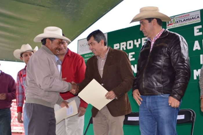 En-Ixtlahuaca-se-apoya-a-la-agricultura