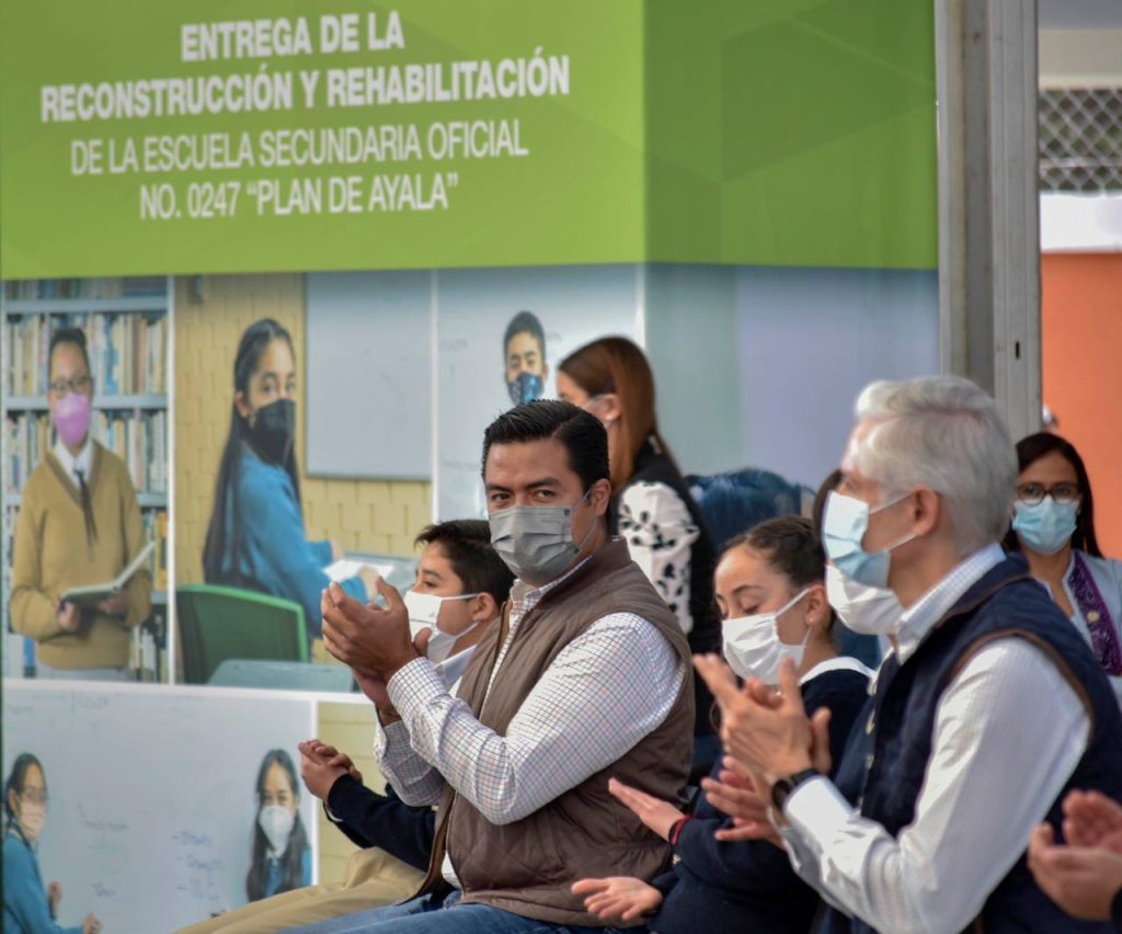 Alfredo del Mazo visitó institución educativa de más de 47 años en Almoloya de Juárez