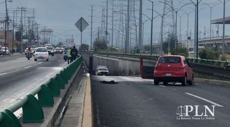 Aparatoso accidente en Metepec deja dos muertos