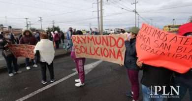 Bloquean carretera Toluca-Naucalpan, denuncian despojo de terrenos