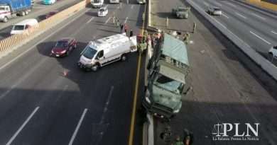 Choca camión militar en la autopista México-Puebla