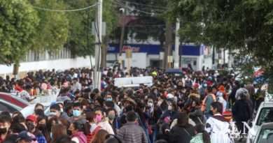 Entre peleas y discusión, niños se quedan sin vacunas en Toluca