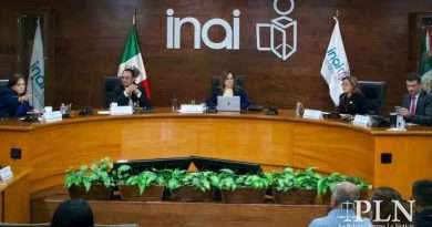 Dos secretarios del Instituto Nacional de Transparencia, Acceso a la Información y Protección de Datos Personales (INAI) presentaron renuncias este lunes luego de que se revelara un presunto gasto inapropiado en un table dance con recursos públicos.