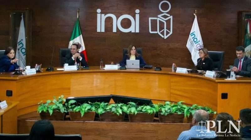 Dos secretarios del Instituto Nacional de Transparencia, Acceso a la Información y Protección de Datos Personales (INAI) presentaron renuncias este lunes luego de que se revelara un presunto gasto inapropiado en un table dance con recursos públicos.